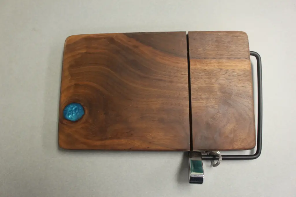 [05242] Cheese Slicing Board with Turquoise Accent #1898
